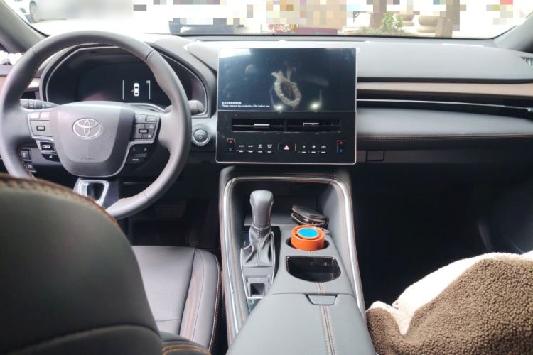 Used Toyota Avalon 2024 Dual-Motor 2.0L Luxury Edition Center Console