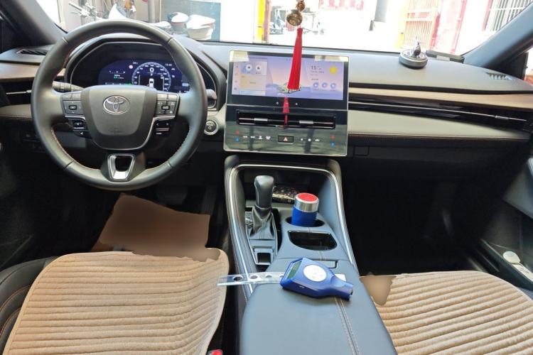Used Toyota Avalon 2024 Dual-Engine 2.5L XLE Premium Edition Center Console
