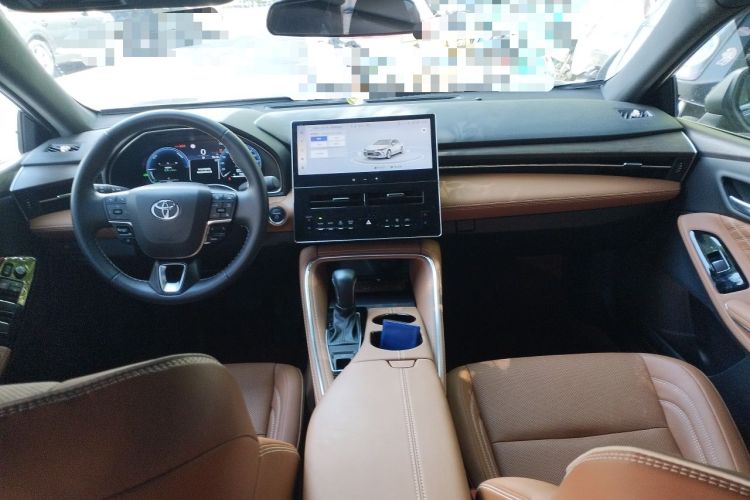 Used Toyota Avalon 2024 Dual-Motor 2.0L Luxury Edition Center Console