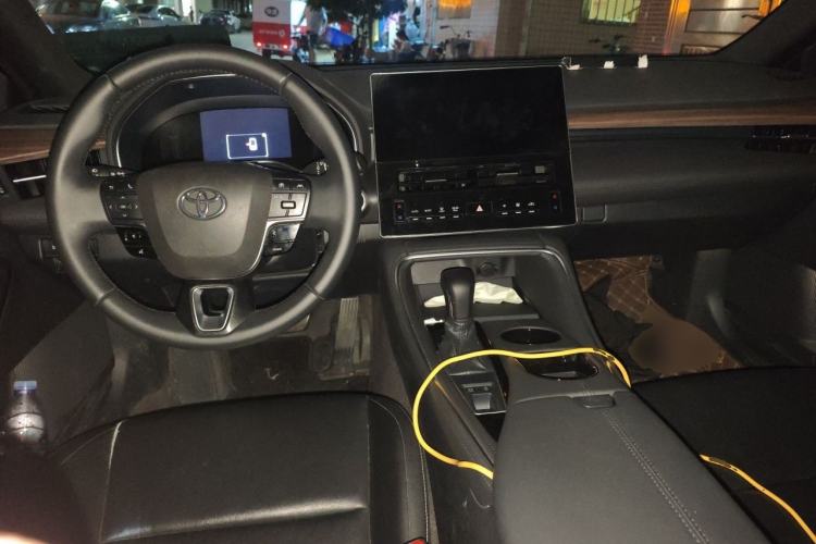 Used Toyota Avalon 2024 2.0L Ambition Edition Center Console