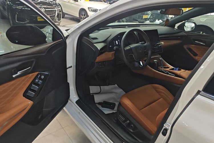 Used Toyota Avalon 2024 Dual-Motor 2.0L Luxury Edition Driver Seat