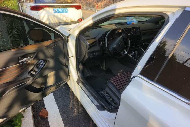 Used Toyota Avalon 2024 Dual-Engine 2.5L XLE Premium Edition Driver Seat