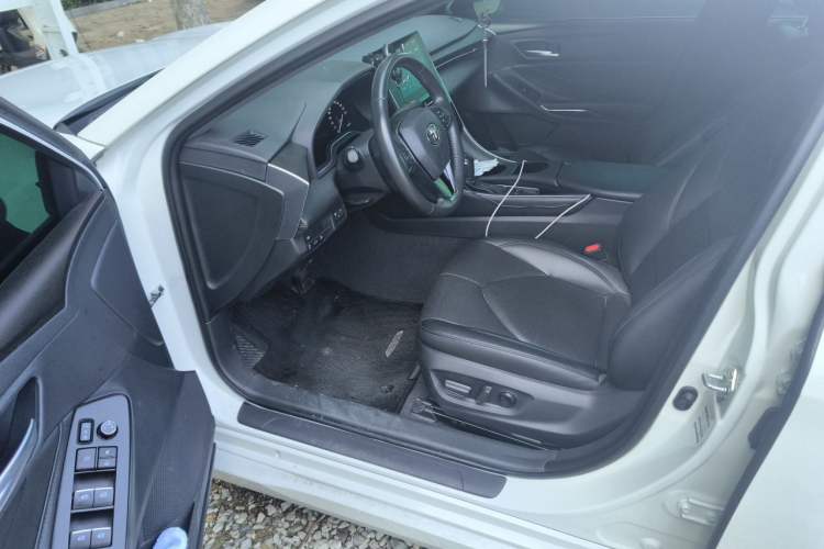 Used Toyota Avalon 2024 2.0L Premium Edition Driver Seat