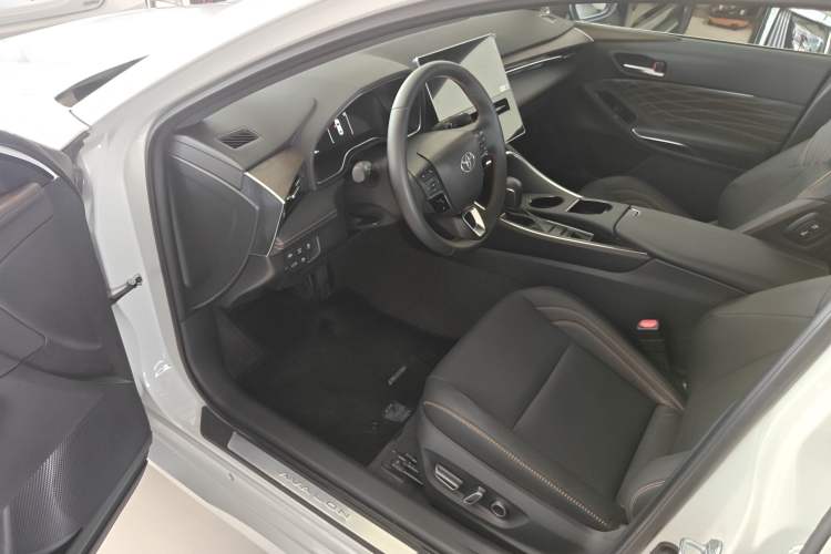 Used Toyota Avalon 2024 Dual-Engine 2.5L XLE Premium Edition Driver Seat
