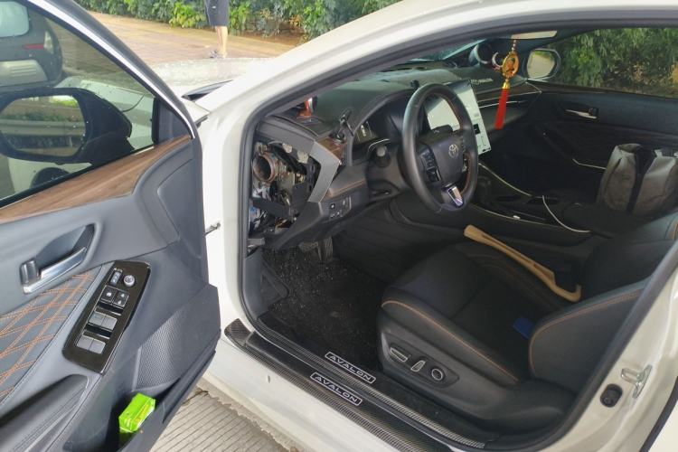 Used Toyota Avalon 2024 Dual-Motor 2.0L Luxury Edition Driver Seat