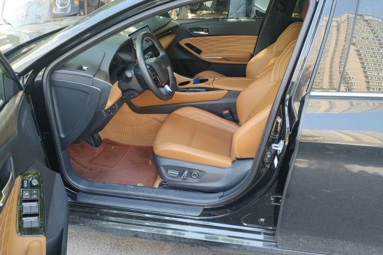 Used Toyota Avalon 2024 Dual-Motor 2.0L Luxury Edition Driver Seat