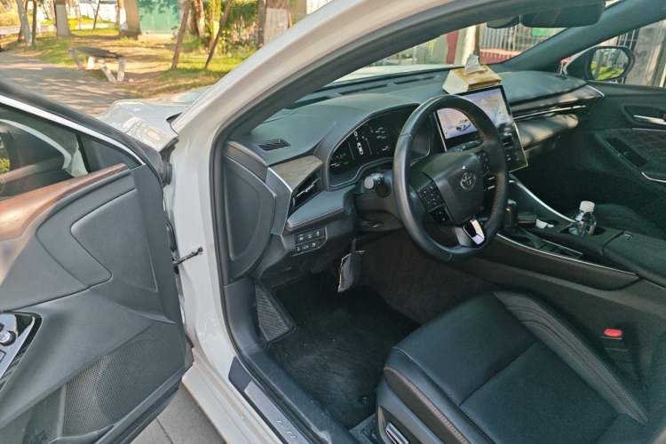 Used Toyota Avalon 2024 Dual-Engine 2.5L XLE Premium Edition Driver Seat