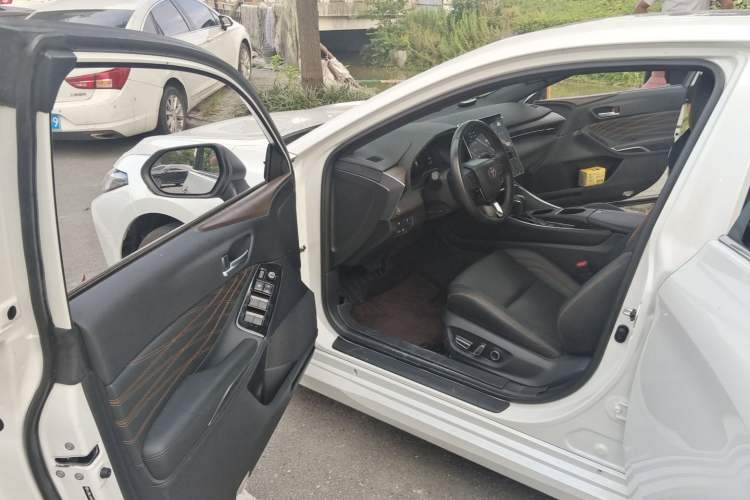 Used Toyota Avalon 2024 Dual-Motor 2.0L Premium Edition Driver Seat