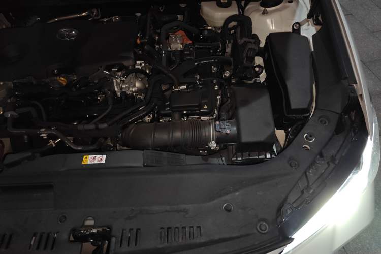 Used Toyota Avalon 2024 Dual-Engine 2.5L XLE Premium Edition Engine Bay Left