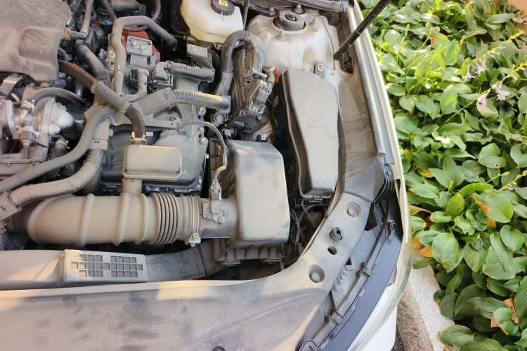 Used Toyota Avalon 2024 Dual-Engine 2.5L XLE Premium Edition Engine Bay Left