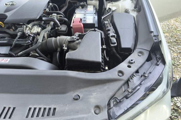 Used Toyota Avalon 2024 2.0L Premium Edition Engine Bay Left