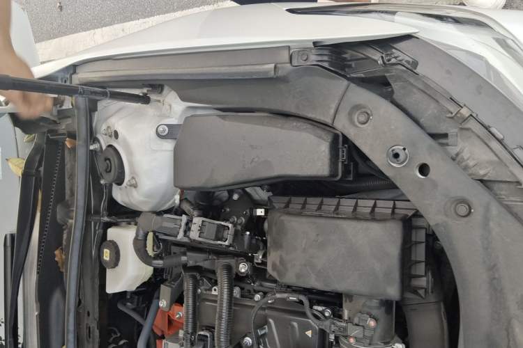 Used Toyota Avalon 2024 Dual-Motor 2.0L Premium Edition Engine Bay Left