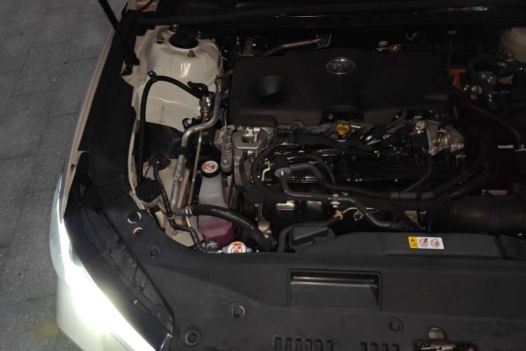 Used Toyota Avalon 2024 Dual-Engine 2.5L XLE Premium Edition Engine Bay Right