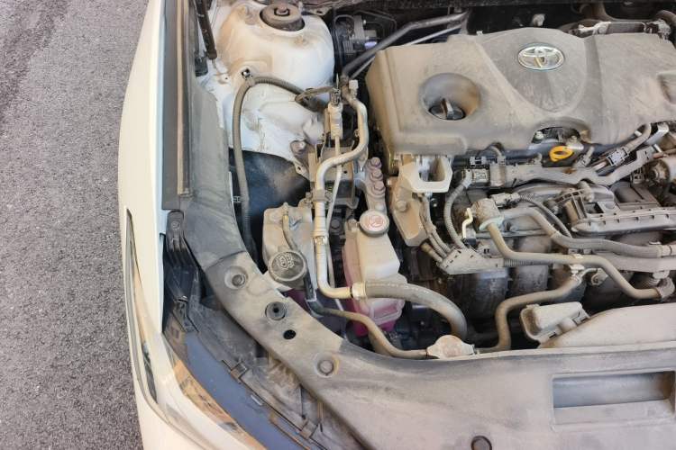 Used Toyota Avalon 2024 Dual-Engine 2.5L XLE Premium Edition Engine Bay Right