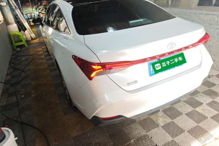 Used Toyota Avalon 2024 2.0L Premium Edition Exterior 3