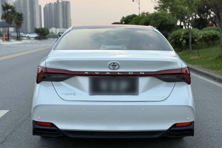 Used Toyota Avalon 2024 2.0L Luxury Edition Exterior 4