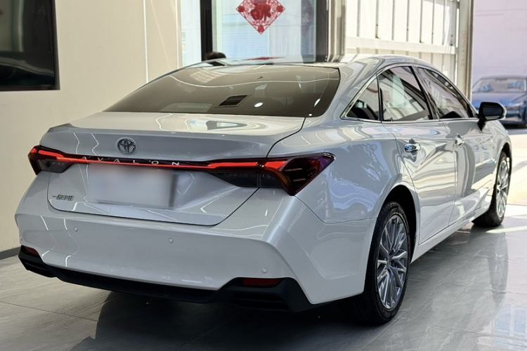 Used Toyota Avalon 2024 2.0L Luxury Edition Exterior 5