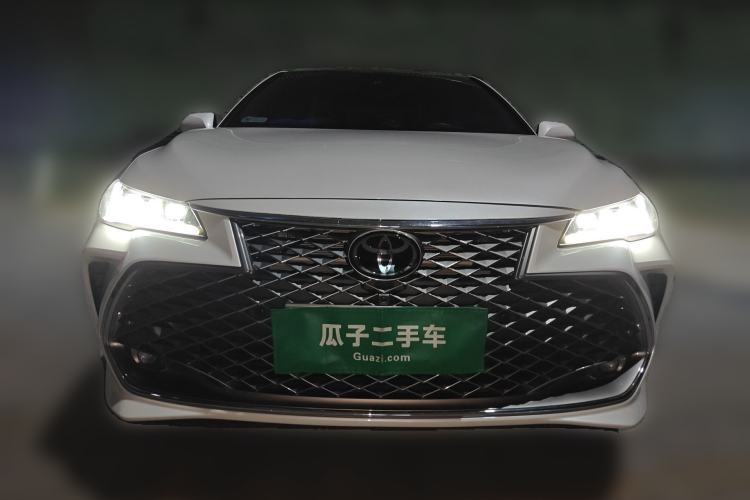 Used Toyota Avalon 2024 Dual-Engine 2.5L XLE Premium Edition Front