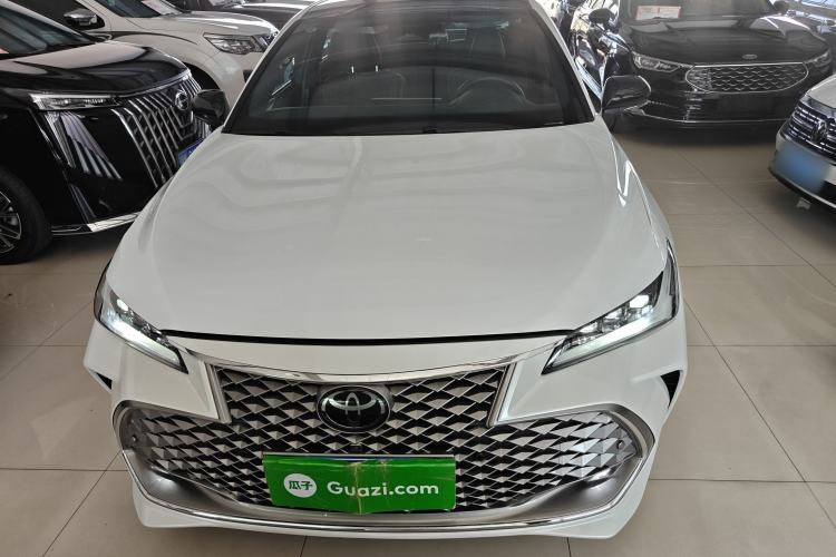 Used Toyota Avalon 2024 Dual-Engine 2.5L XLE Premium Edition Front