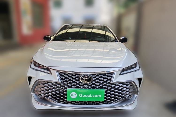 Used Toyota Avalon 2024 Dual-Engine 2.5L XLE Premium Edition Front