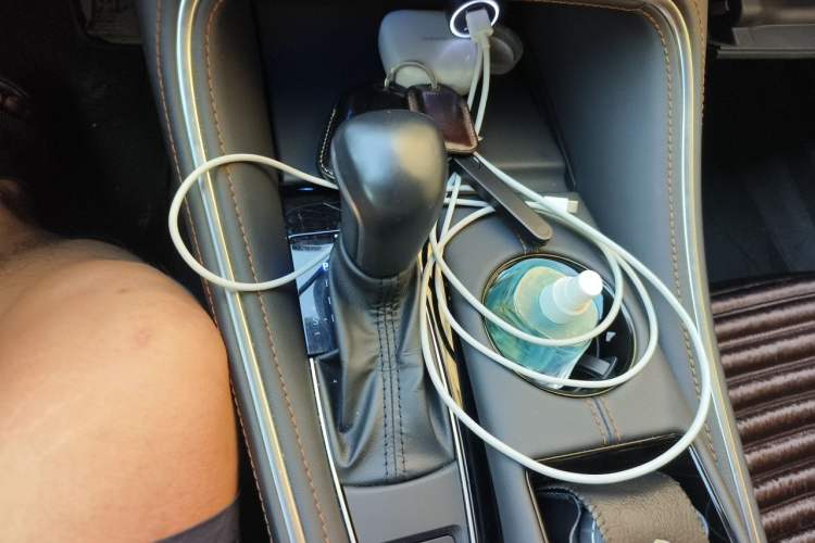 Used Toyota Avalon 2024 Dual-Engine 2.5L XLE Premium Edition Gear Lever