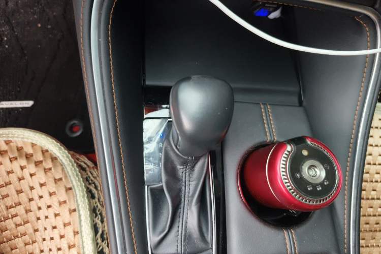 Used Toyota Avalon 2024 2.0L Luxury Edition Gear Lever