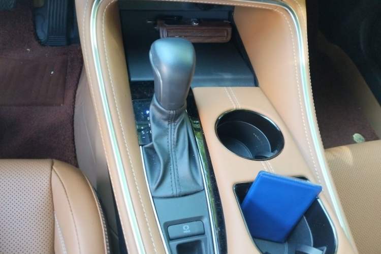 Used Toyota Avalon 2024 Dual-Motor 2.0L Luxury Edition Gear Lever