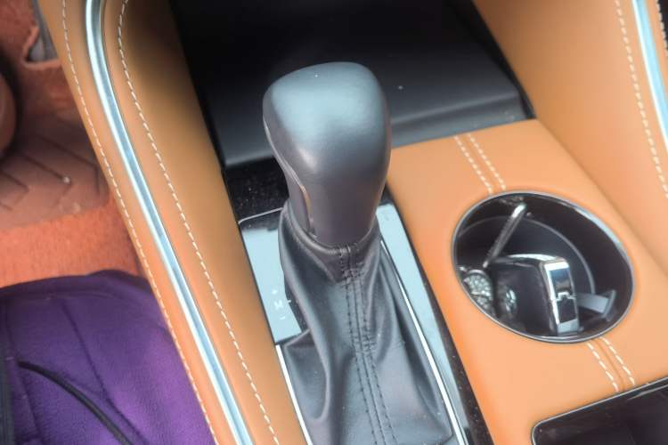 Used Toyota Avalon 2024 2.0L Luxury Edition Gear Lever