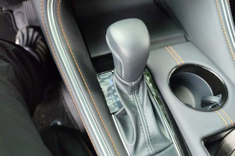 Used Toyota Avalon 2024 Dual-Motor 2.0L Luxury Edition Gear Lever