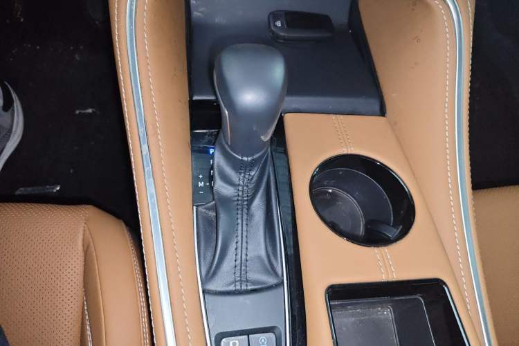 Used Toyota Avalon 2024 2.0L Luxury Edition Gear Lever