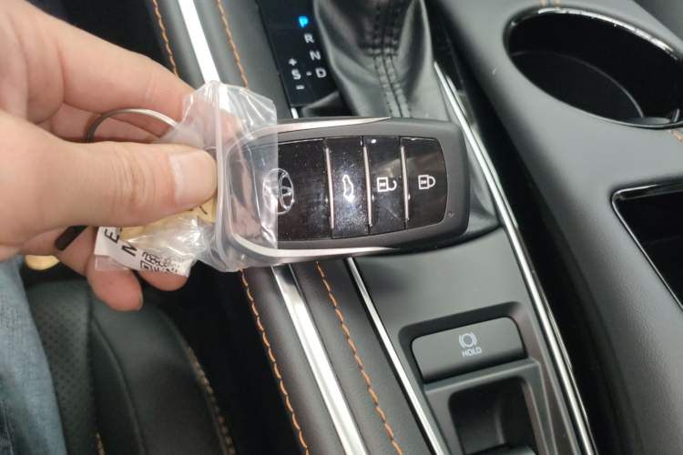 Used Toyota Avalon 2024 Dual-Engine 2.5L XLE Premium Edition Interior 1