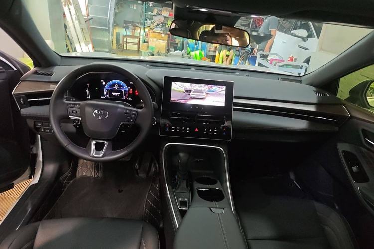 Used Toyota Avalon 2024 2.0L Premium Edition Interior 2