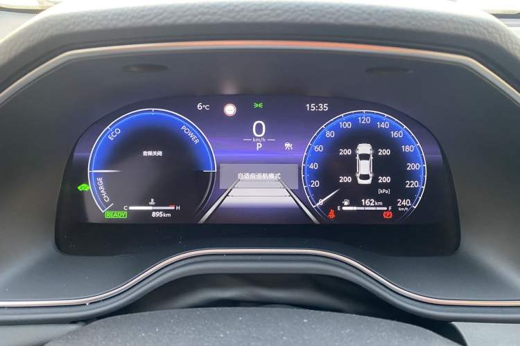 Used Toyota Avalon 2024 Dual-Engine 2.5L XLE Premium Edition Interior 3