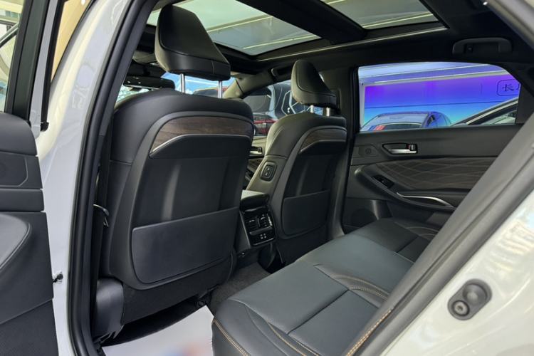 Used Toyota Avalon 2024 2.0L Luxury Edition Interior 3