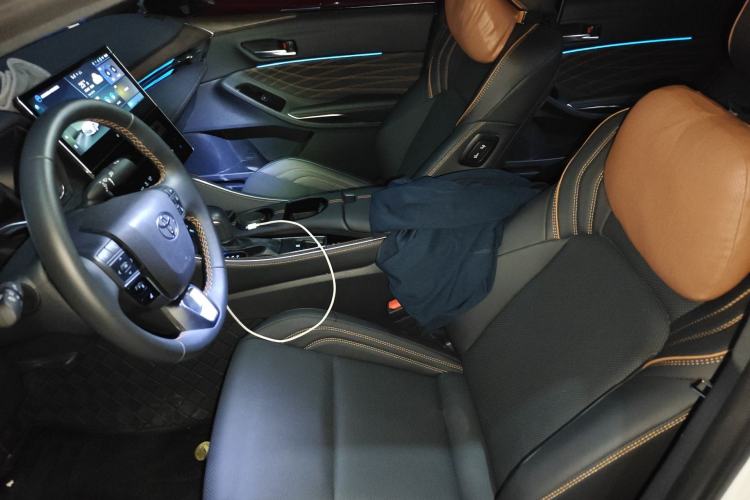 Used Toyota Avalon 2024 Dual-Engine 2.5L XLE Premium Edition Left Front Seat