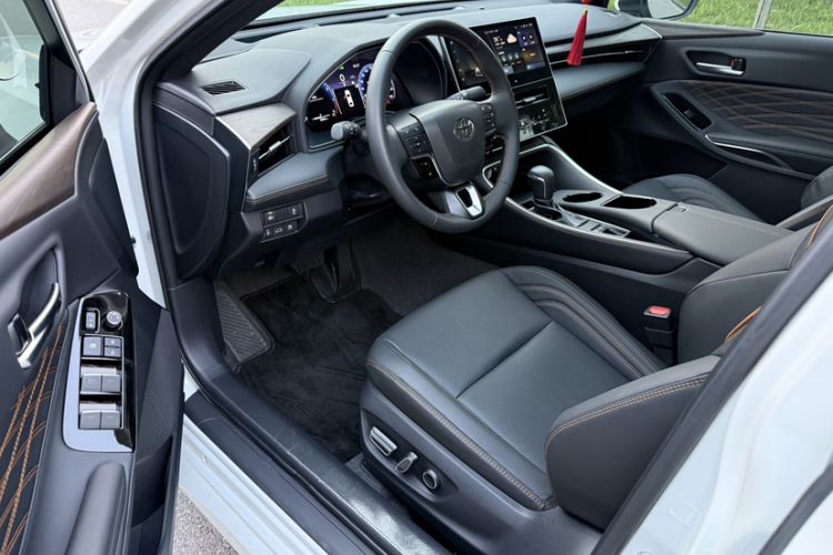 Used Toyota Avalon 2024 2.0L Luxury Edition Left Front Seat