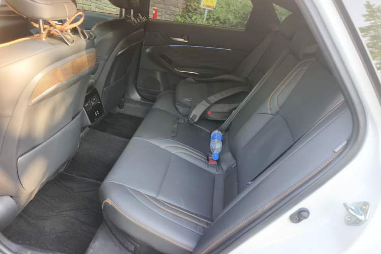 Used Toyota Avalon 2024 Dual-Engine 2.5L XLE Premium Edition Left Rear Seat