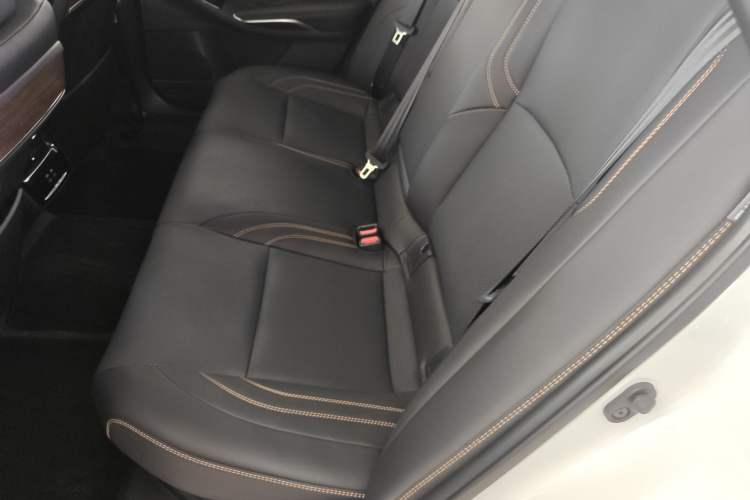 Used Toyota Avalon 2024 Dual-Engine 2.5L XLE Premium Edition Left Rear Seat
