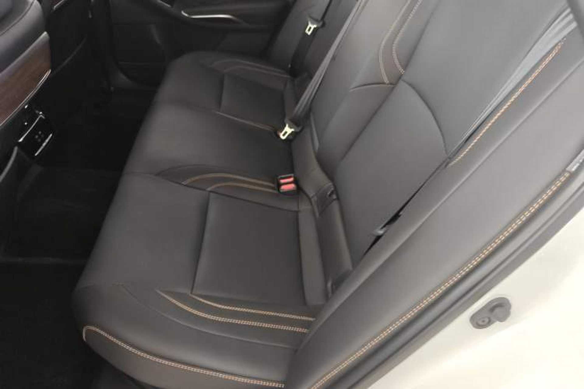 Used Toyota Avalon 2024 Dual-Engine 2.5L XLE Premium Edition Left Rear Seat