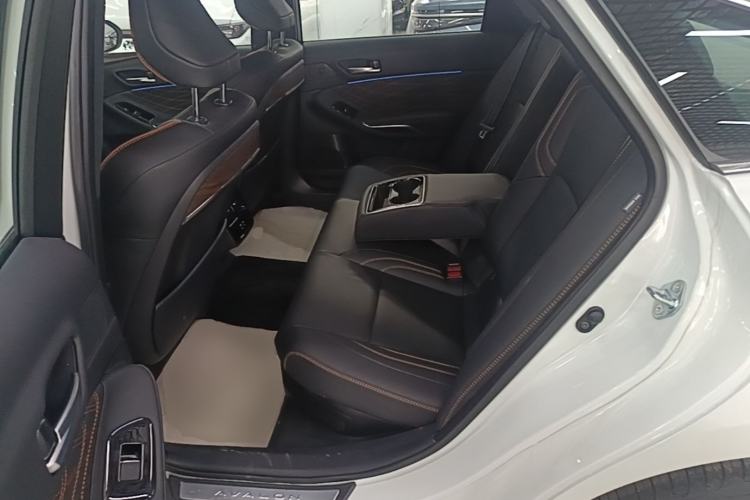 Used Toyota Avalon 2024 Dual-Engine 2.5L XLE Premium Edition Left Rear Seat