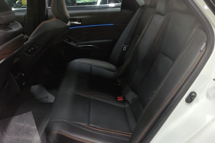 Used Toyota Avalon 2024 Dual-Motor 2.0L Premium Edition Left Rear Seat