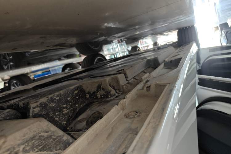 Used Toyota Avalon 2024 Dual-Engine 2.5L XLE Premium Edition Left Side Sill