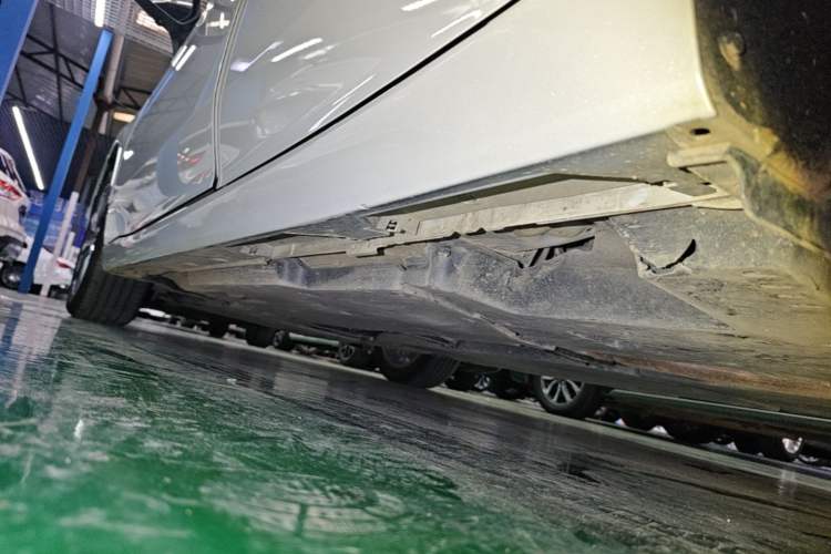 Used Toyota Avalon 2024 2.0L Ambition Edition Left Side Sill