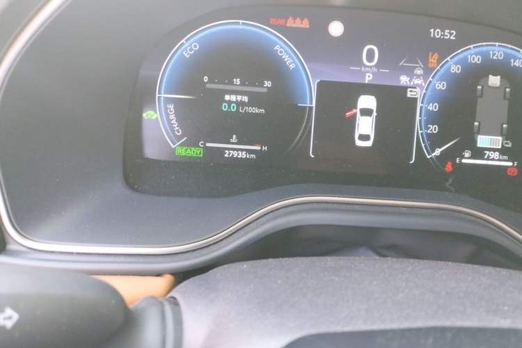 Used Toyota Avalon 2024 Dual-Motor 2.0L Luxury Edition Odometer Close Up