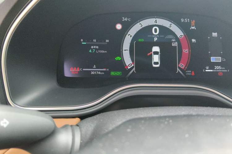 Used Toyota Avalon 2024 Dual-Motor 2.0L Luxury Edition Odometer Close Up