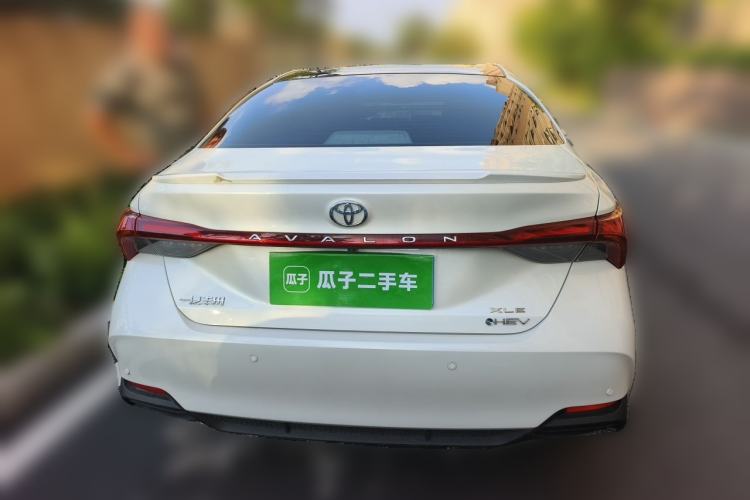 Used Toyota Avalon 2024 Dual-Engine 2.5L XLE Premium Edition Rear