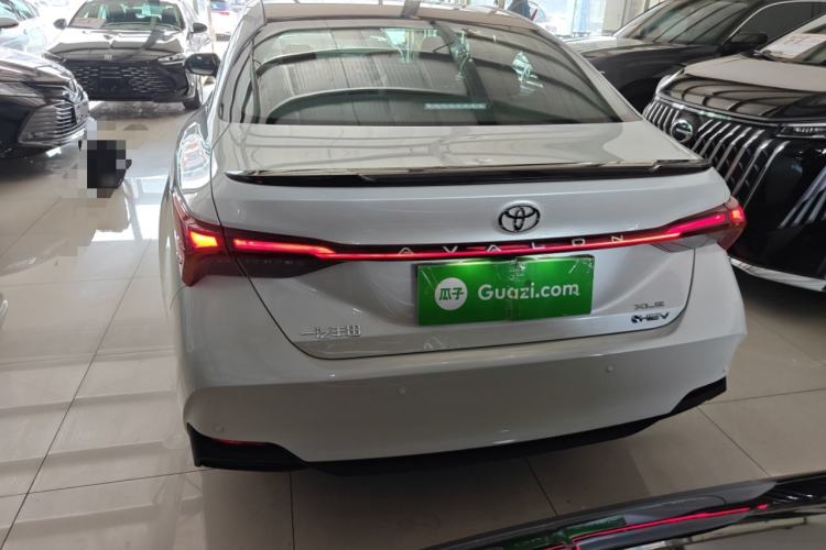 Used Toyota Avalon 2024 Dual-Engine 2.5L XLE Premium Edition Rear