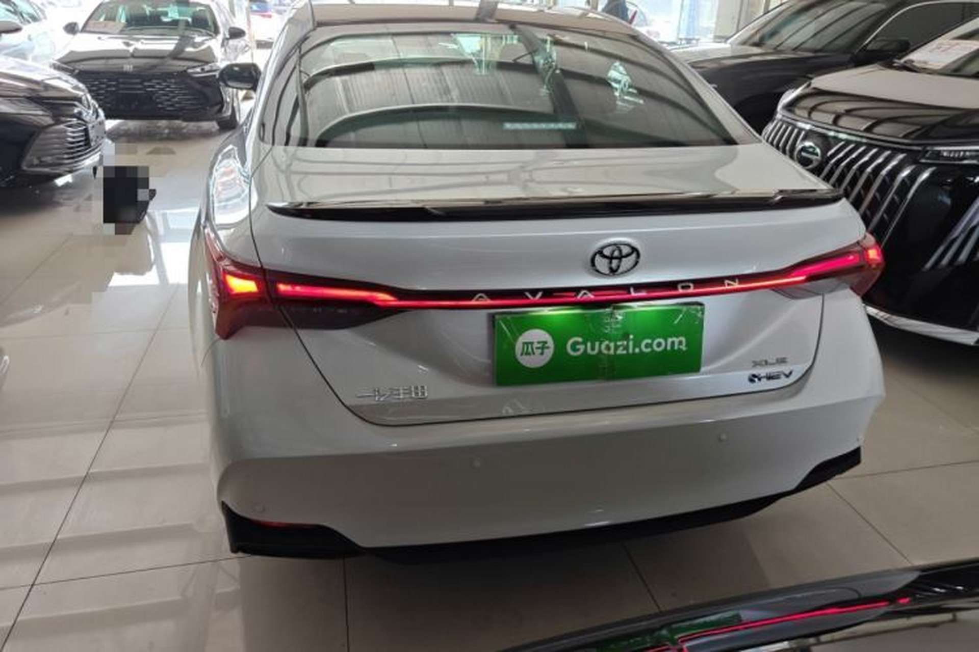 Used Toyota Avalon 2024 Dual-Engine 2.5L XLE Premium Edition Rear