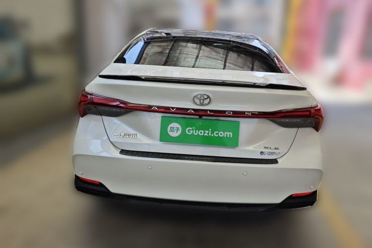 Used Toyota Avalon 2024 Dual-Engine 2.5L XLE Premium Edition Rear