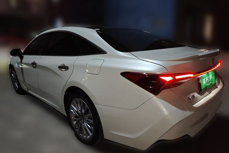 Used Toyota Avalon 2024 Dual-Engine 2.5L XLE Premium Edition Rear Left 45 Deg